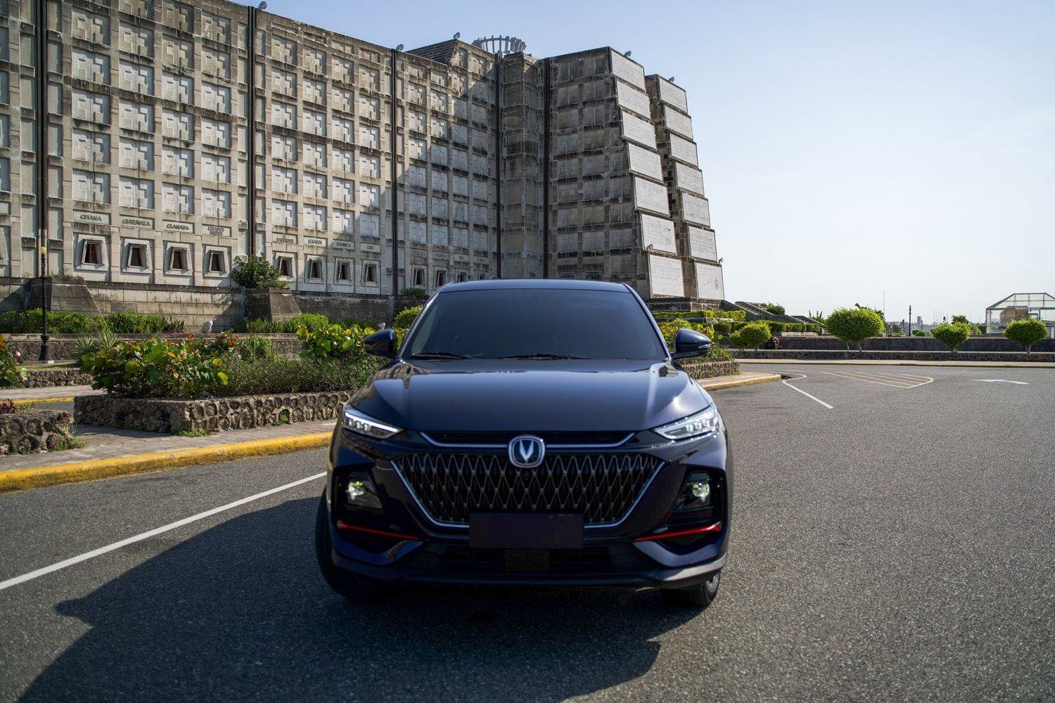 Changan X7 2025 azul, vista frontal